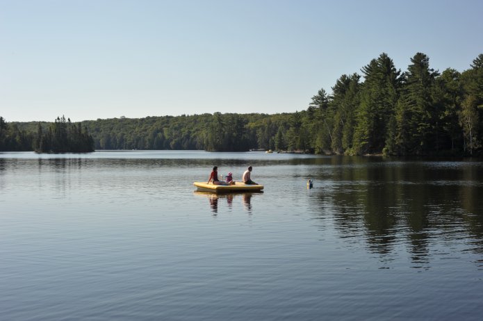 ahmic-lake-cottage-2-001