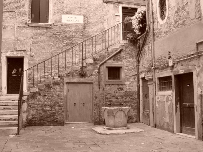 230496015_375b93c08e_o